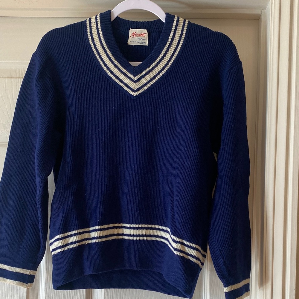Merino Vintage Navy Blue V-Neck Sweater with White Stripes Sz L.  Box1